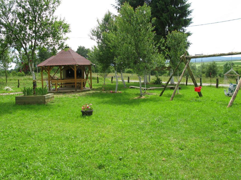 Apartments Eco Forest Resort Rakovica Eksteriør bilde