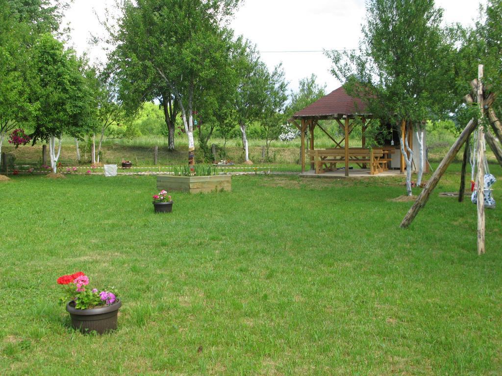 Apartments Eco Forest Resort Rakovica Eksteriør bilde