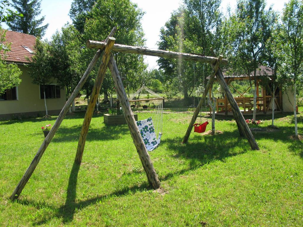 Apartments Eco Forest Resort Rakovica Eksteriør bilde