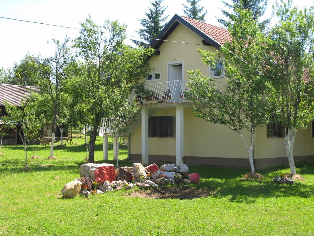 Apartments Eco Forest Resort Rakovica Eksteriør bilde